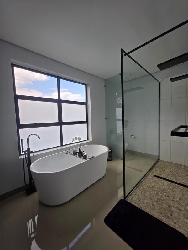 To Let 4 Bedroom Property for Rent in Lynnwood Gauteng