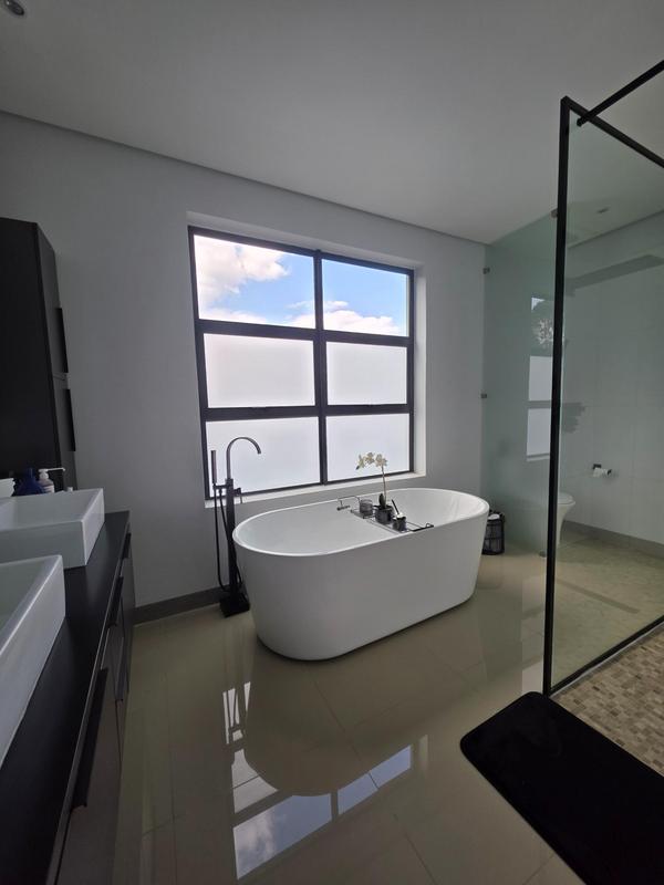 To Let 4 Bedroom Property for Rent in Lynnwood Gauteng