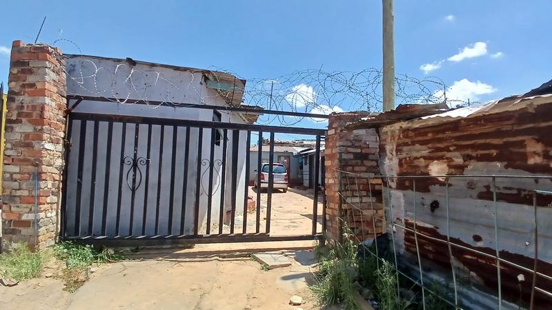 8 Bedroom Property for Sale in Diepsloot Gauteng