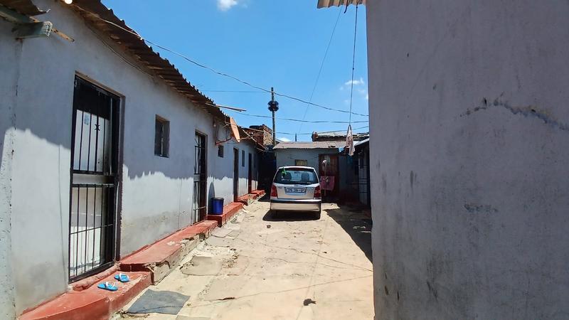 8 Bedroom Property for Sale in Diepsloot Gauteng