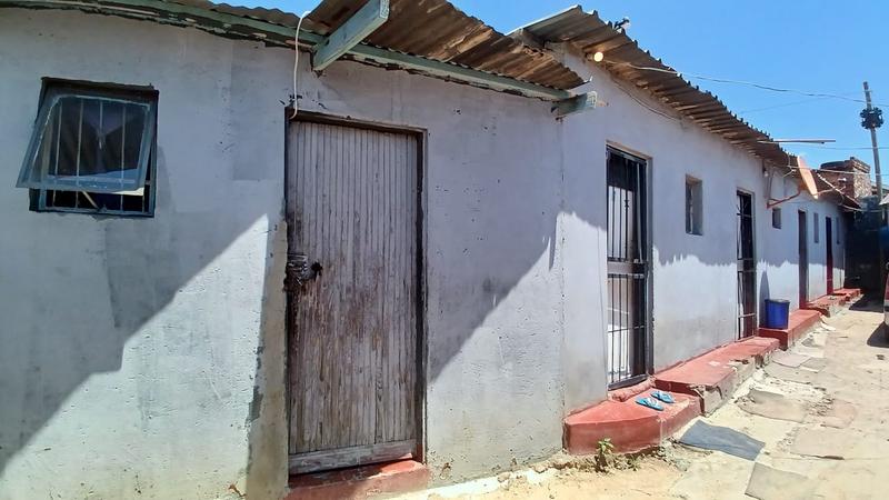 8 Bedroom Property for Sale in Diepsloot Gauteng