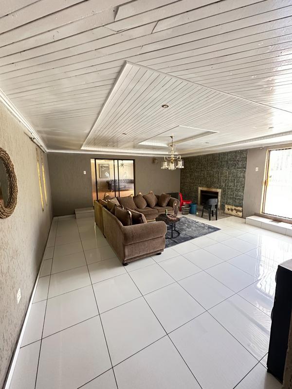 6 Bedroom Property for Sale in Sharon Park Gauteng