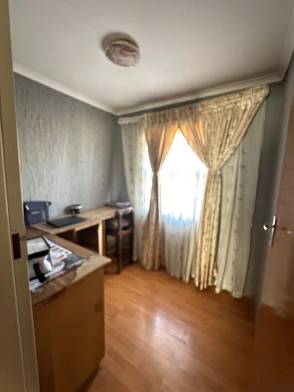 6 Bedroom Property for Sale in Sharon Park Gauteng
