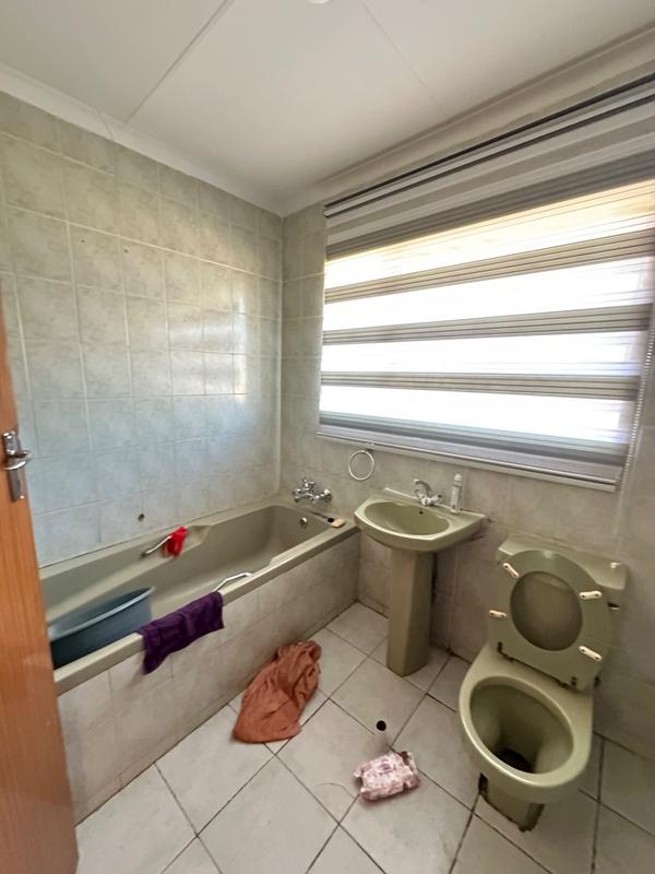 6 Bedroom Property for Sale in Sharon Park Gauteng