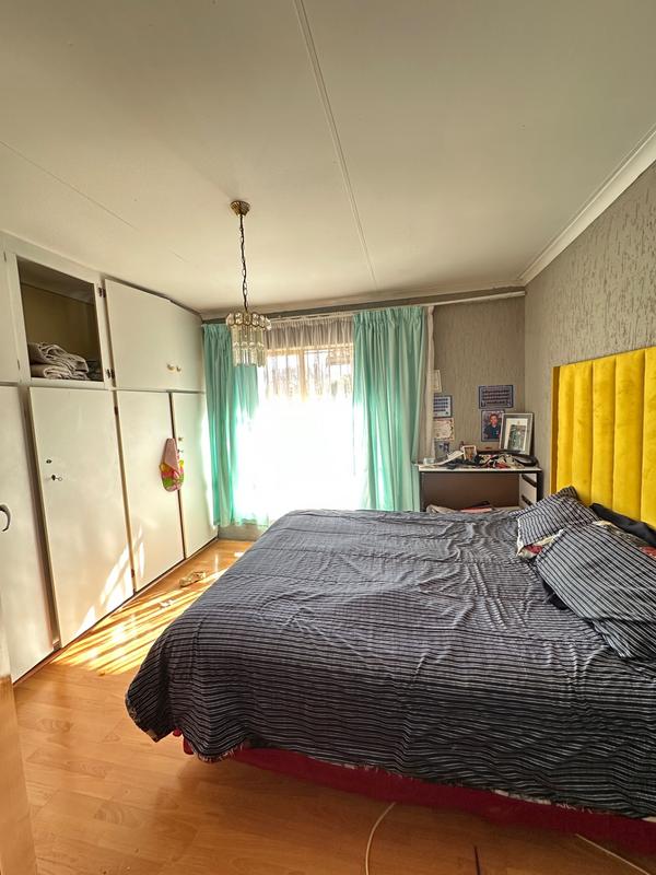 6 Bedroom Property for Sale in Sharon Park Gauteng