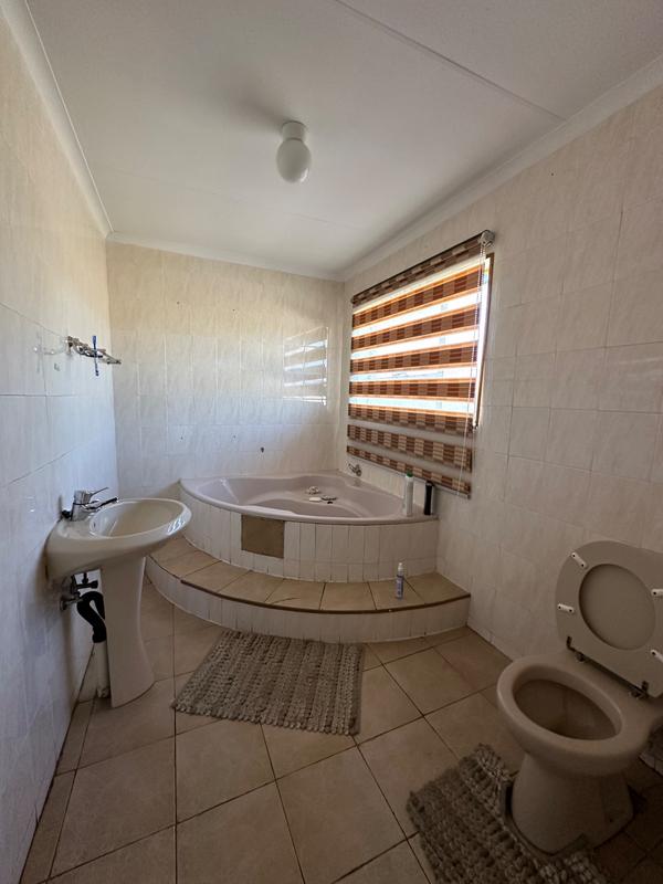 6 Bedroom Property for Sale in Sharon Park Gauteng