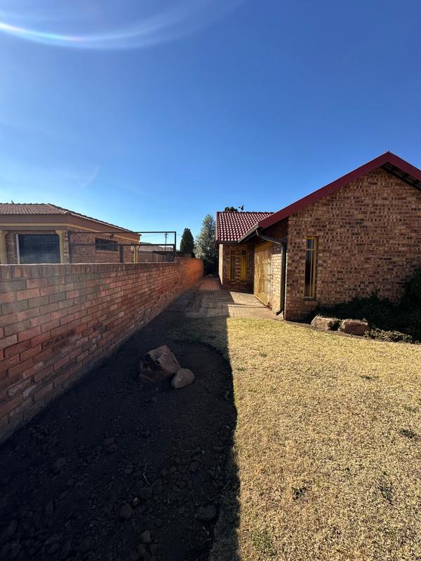 6 Bedroom Property for Sale in Sharon Park Gauteng