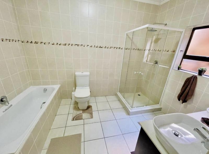 3 Bedroom Property for Sale in Oakdene Gauteng