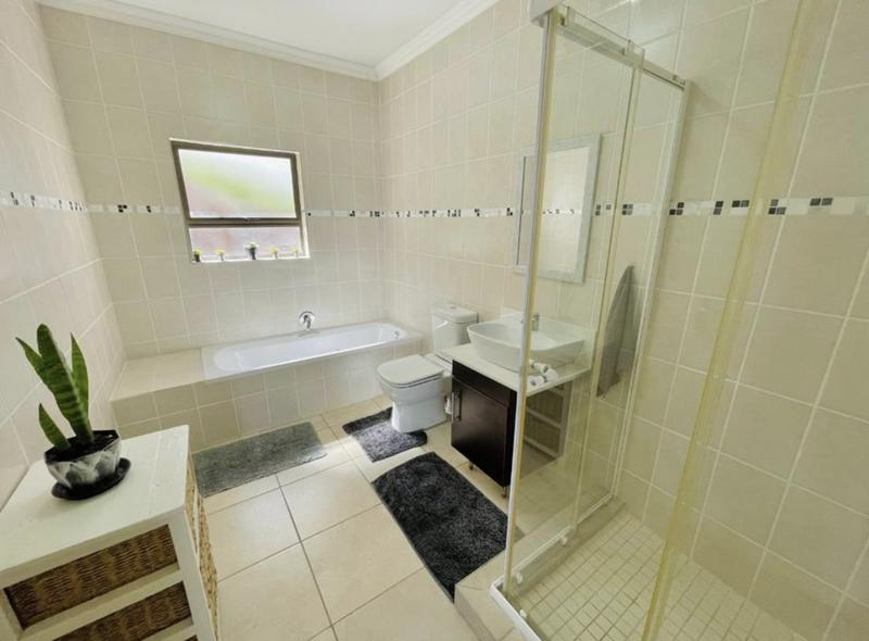 3 Bedroom Property for Sale in Oakdene Gauteng