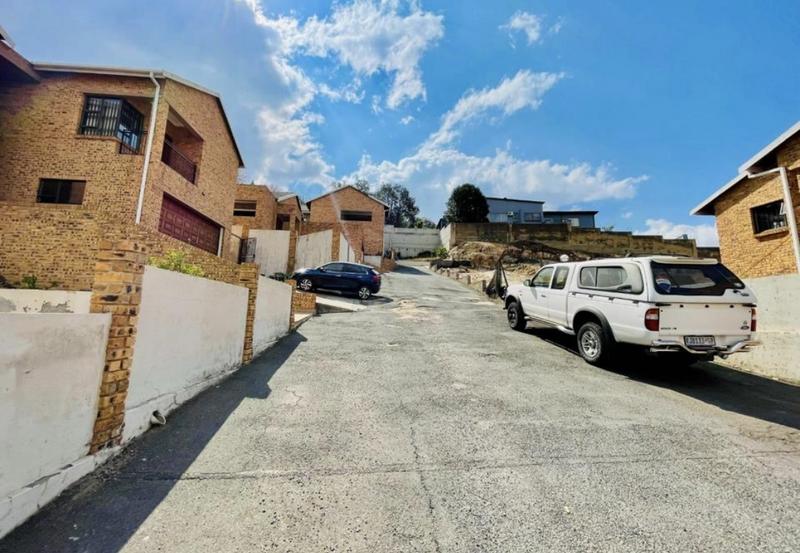 3 Bedroom Property for Sale in Oakdene Gauteng
