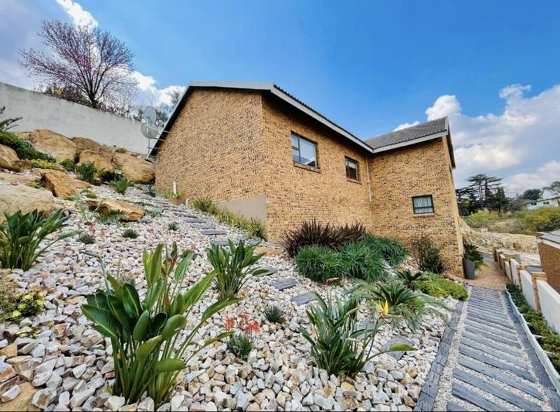 3 Bedroom Property for Sale in Oakdene Gauteng