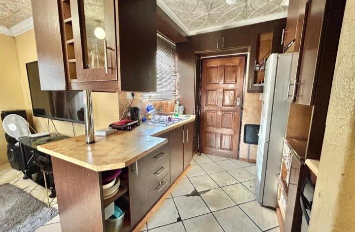 3 Bedroom Property for Sale in Clayville Gauteng
