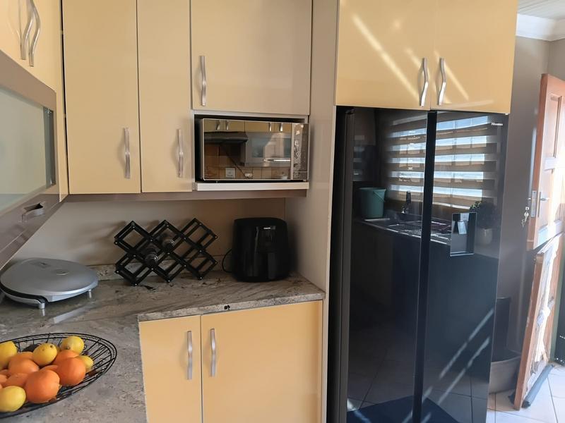4 Bedroom Property for Sale in Liefde en Vrede Gauteng