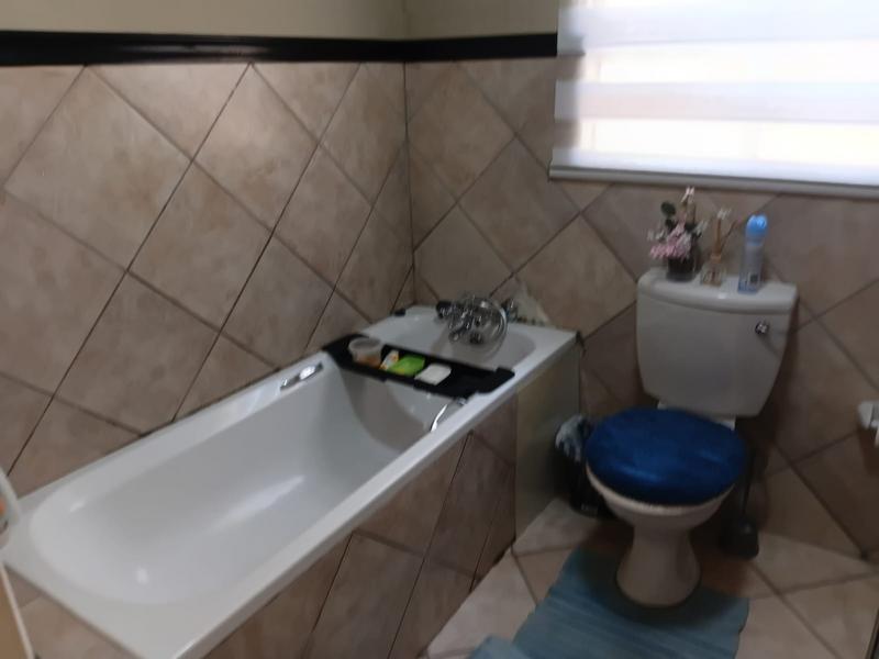 4 Bedroom Property for Sale in Liefde en Vrede Gauteng