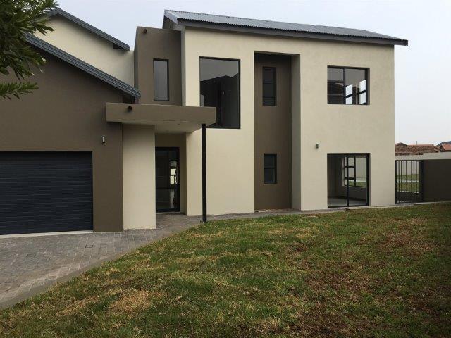 To Let 4 Bedroom Property for Rent in Copperleaf Estate Gauteng
