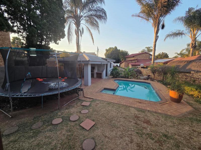 To Let 3 Bedroom Property for Rent in Moreleta Park Gauteng