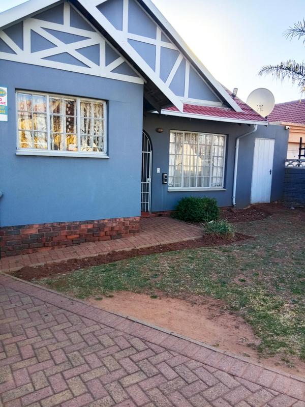 3 Bedroom Property for Sale in Zakariyya Park Gauteng