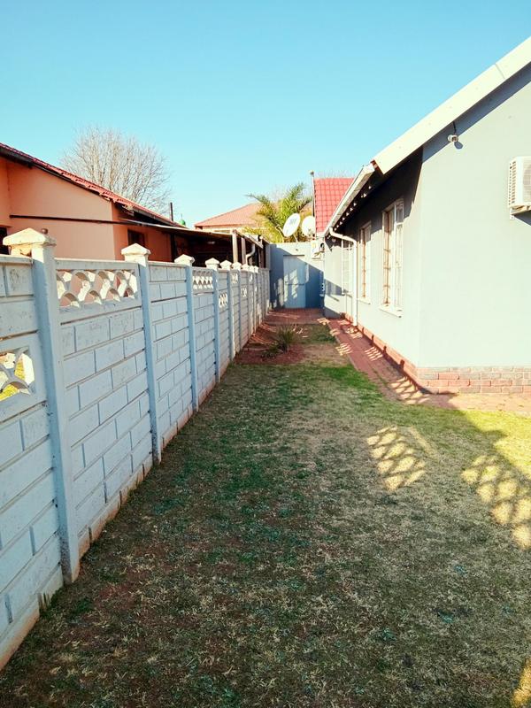 3 Bedroom Property for Sale in Zakariyya Park Gauteng