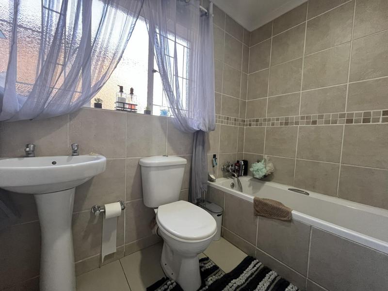 To Let 3 Bedroom Property for Rent in Pomona Gauteng