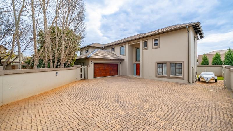 4 Bedroom Property for Sale in Raslouw Glen Gauteng