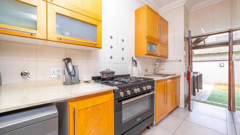 4 Bedroom Property for Sale in Raslouw Glen Gauteng