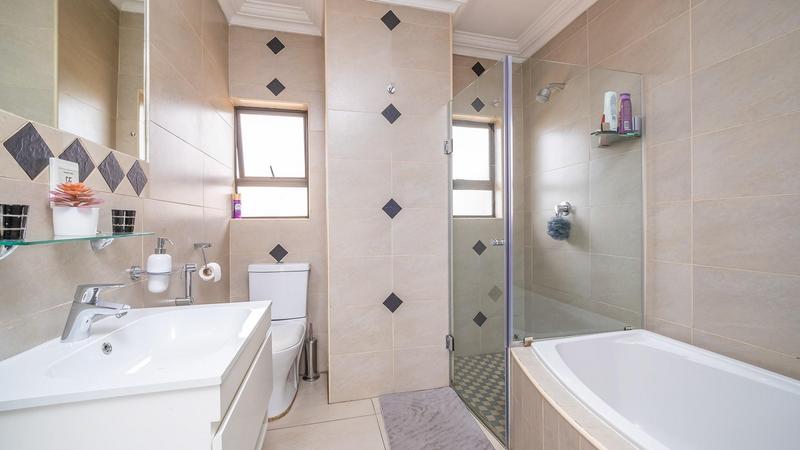 4 Bedroom Property for Sale in Raslouw Glen Gauteng