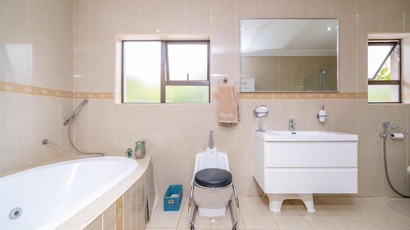4 Bedroom Property for Sale in Raslouw Glen Gauteng