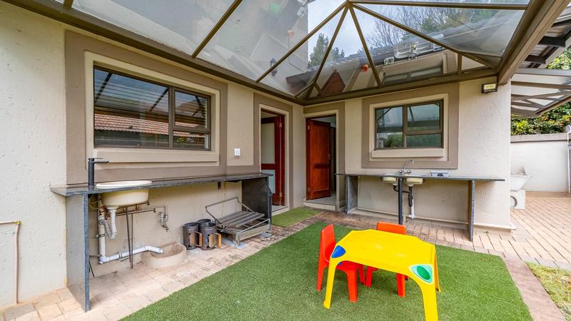 4 Bedroom Property for Sale in Raslouw Glen Gauteng