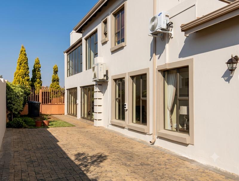 4 Bedroom Property for Sale in Eldo Meadows Gauteng