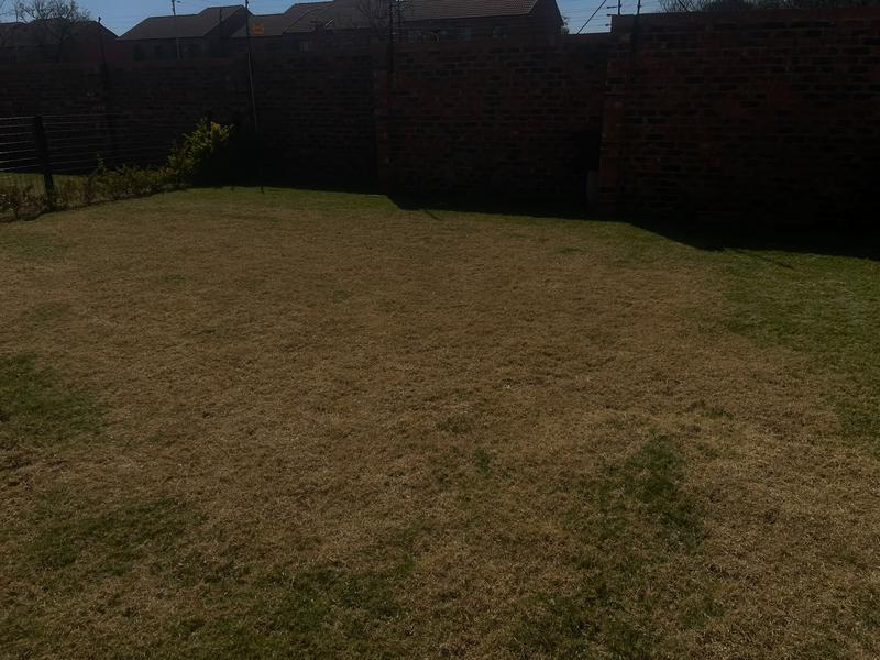 To Let 2 Bedroom Property for Rent in Equestria Gauteng