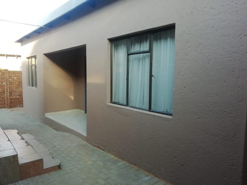 To Let 3 Bedroom Property for Rent in Danville Gauteng