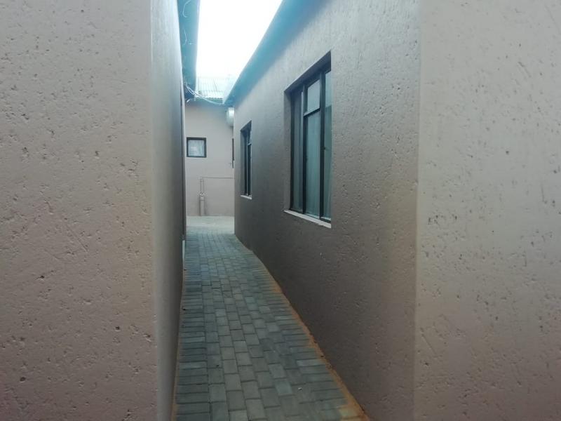 To Let 3 Bedroom Property for Rent in Danville Gauteng