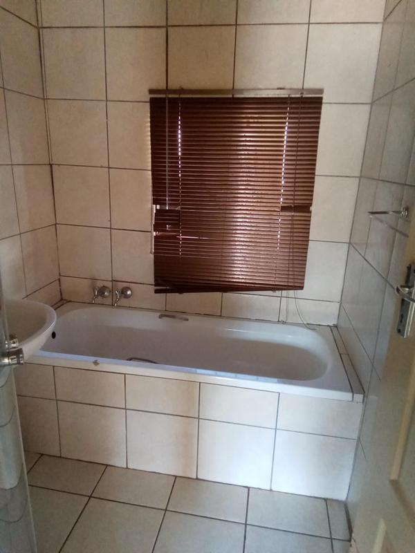 To Let 3 Bedroom Property for Rent in Danville Gauteng