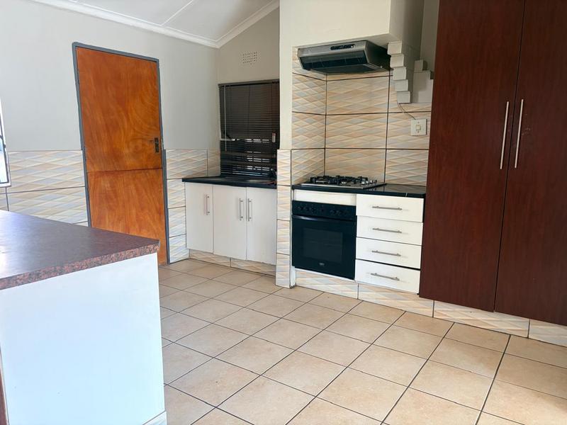 To Let 3 Bedroom Property for Rent in Danville Gauteng