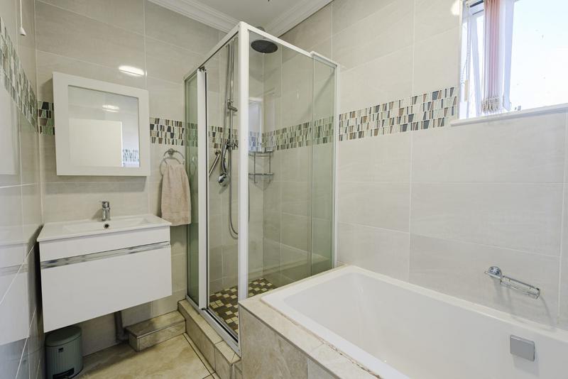 3 Bedroom Property for Sale in Brackenhurst Gauteng