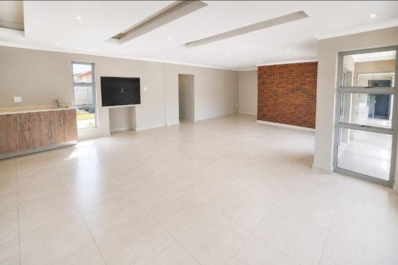 4 Bedroom Property for Sale in Brackenhurst Gauteng