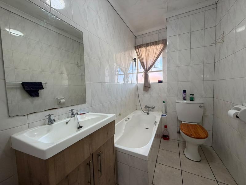 2 Bedroom Property for Sale in New Redruth Gauteng