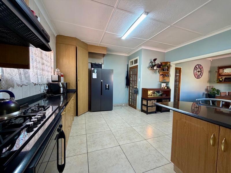 3 Bedroom Property for Sale in Linmeyer Gauteng