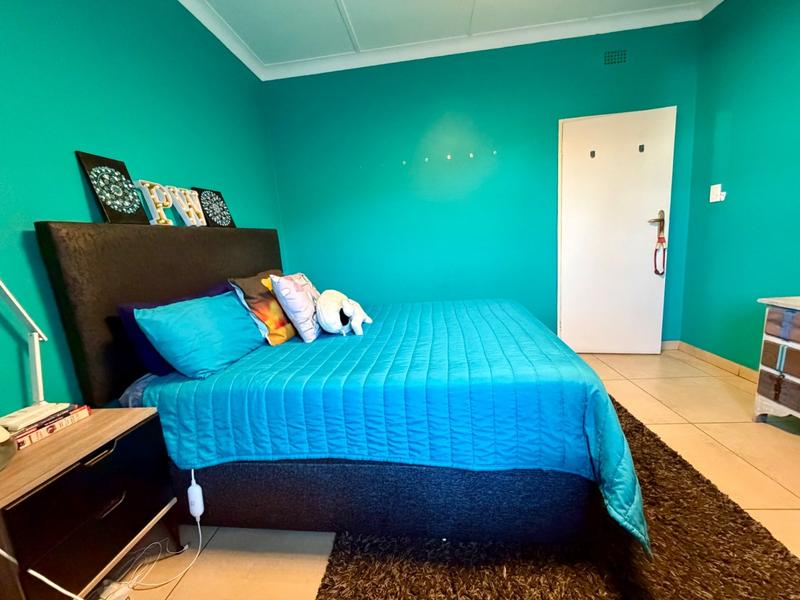 3 Bedroom Property for Sale in Linmeyer Gauteng