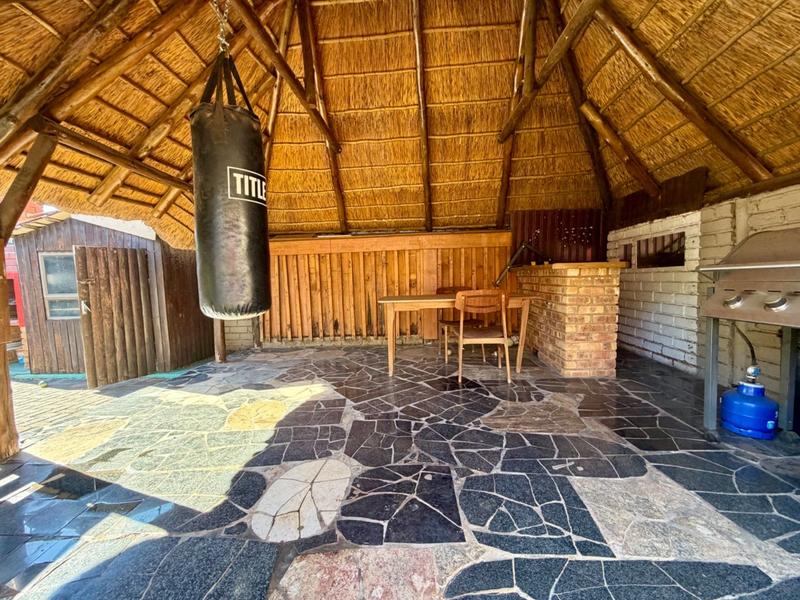 3 Bedroom Property for Sale in Linmeyer Gauteng