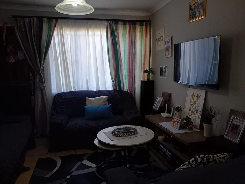 2 Bedroom Property for Sale in Kagiso Gauteng