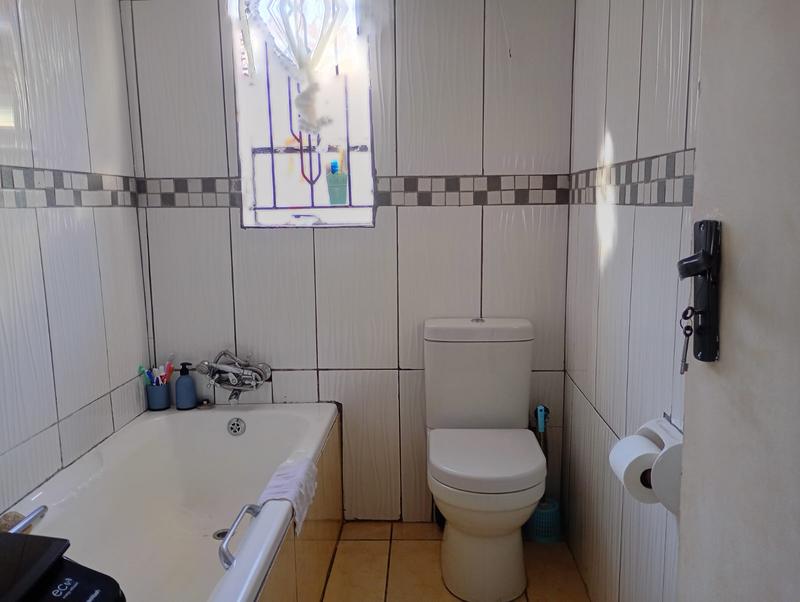 2 Bedroom Property for Sale in Kagiso Gauteng