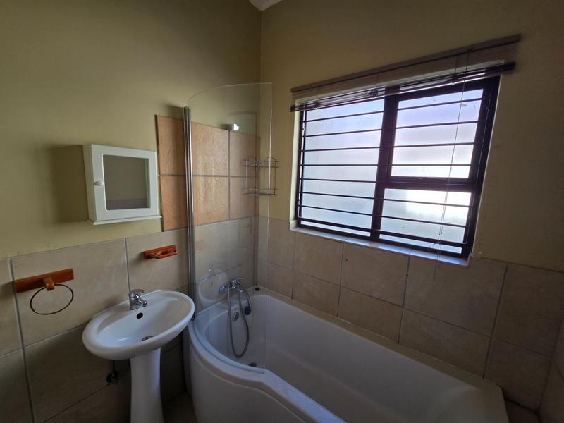 3 Bedroom Property for Sale in Noordwyk Gauteng