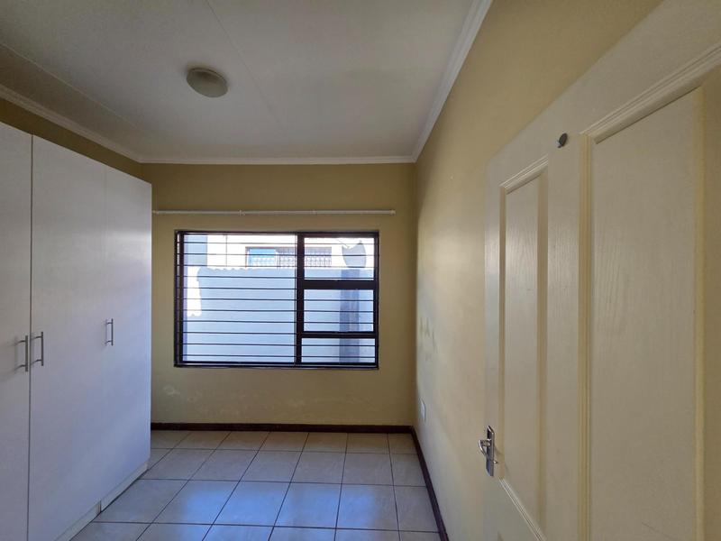 3 Bedroom Property for Sale in Noordwyk Gauteng