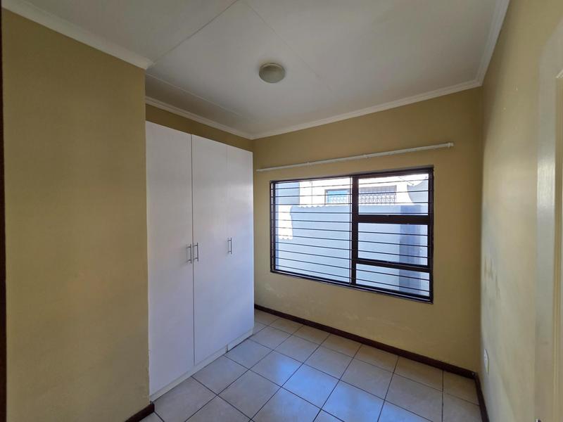 3 Bedroom Property for Sale in Noordwyk Gauteng