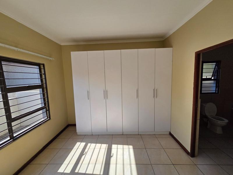 3 Bedroom Property for Sale in Noordwyk Gauteng