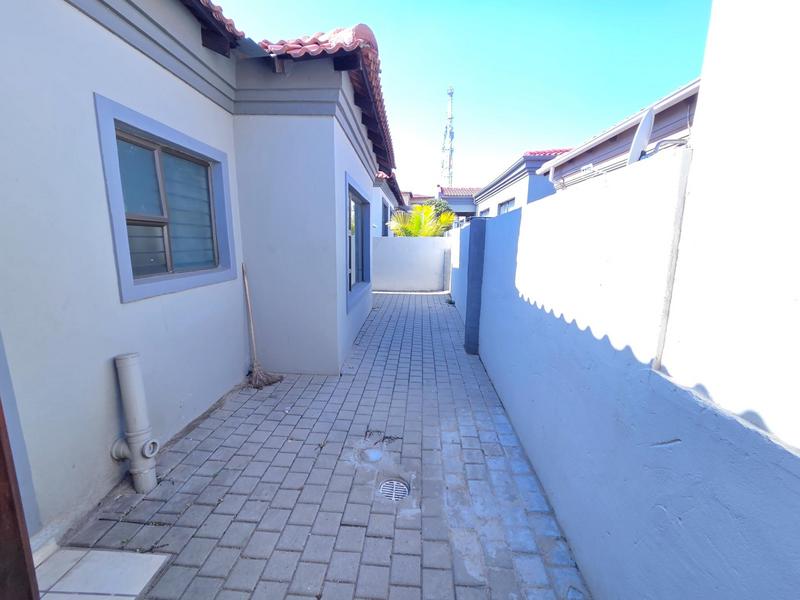 3 Bedroom Property for Sale in Noordwyk Gauteng