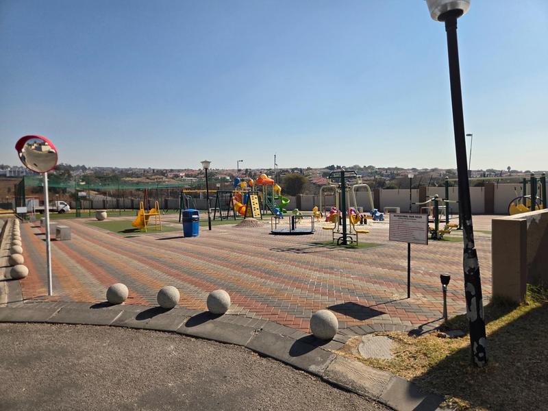 3 Bedroom Property for Sale in Noordwyk Gauteng