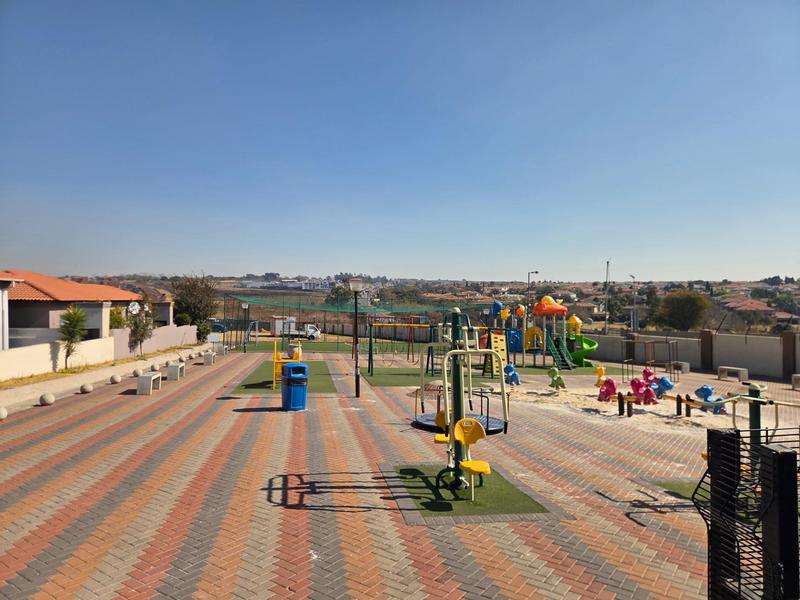 3 Bedroom Property for Sale in Noordwyk Gauteng