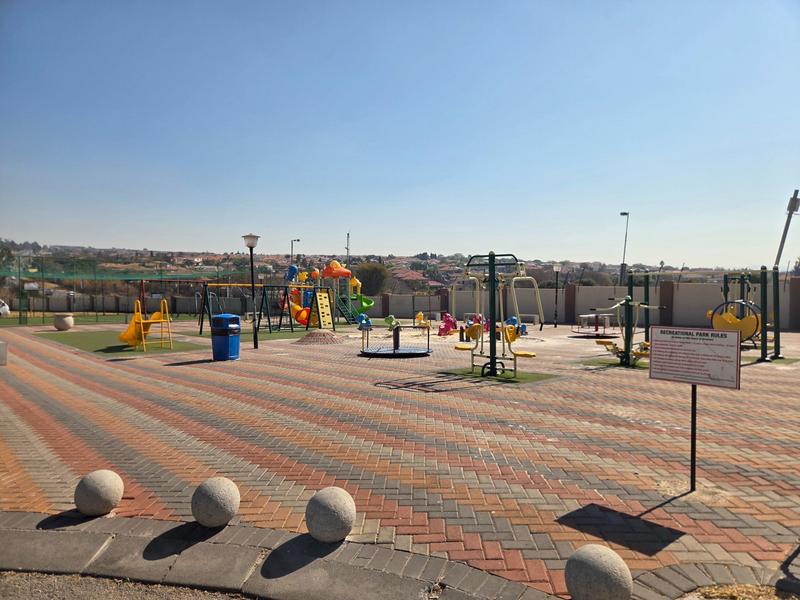 3 Bedroom Property for Sale in Noordwyk Gauteng